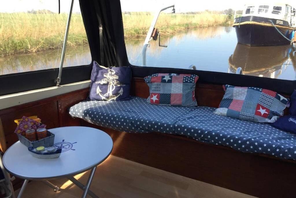 Boat Allemansfreon - Kamperen Op Het Water - Niet Om Mee Te Varen - Read Host Profile-Lees Hostprofiel Jutrijp Eksteriør bilde