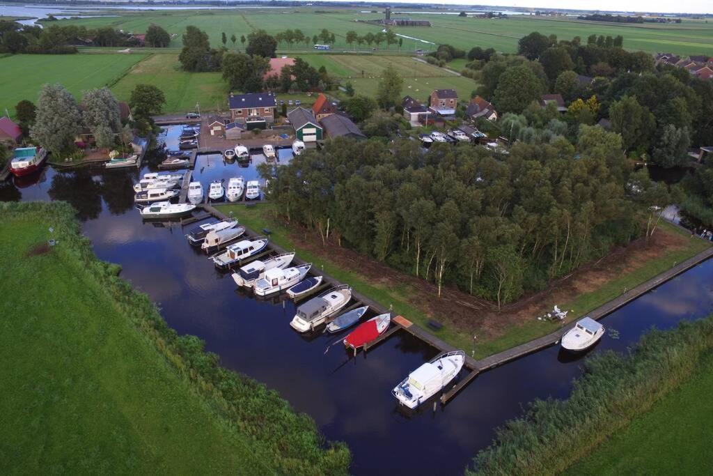 Boat Allemansfreon - Kamperen Op Het Water - Niet Om Mee Te Varen - Read Host Profile-Lees Hostprofiel Jutrijp Eksteriør bilde