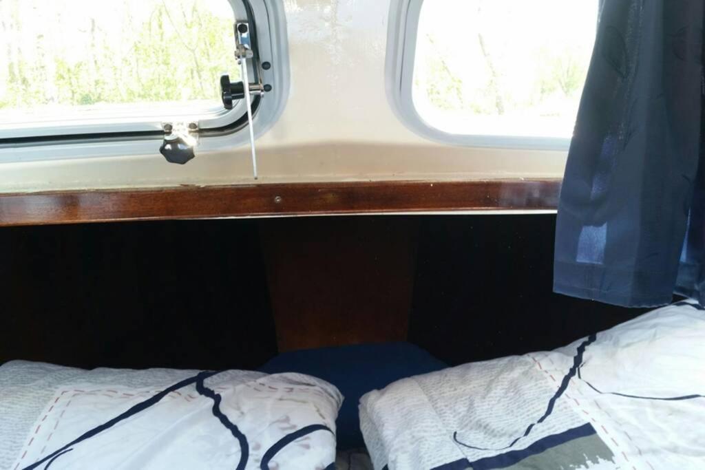 Boat Allemansfreon - Kamperen Op Het Water - Niet Om Mee Te Varen - Read Host Profile-Lees Hostprofiel Jutrijp Eksteriør bilde