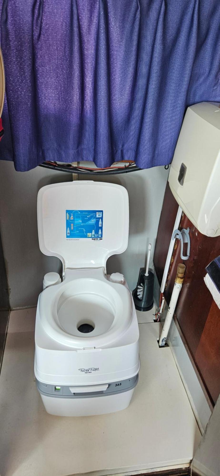 Boat Allemansfreon - Kamperen Op Het Water - Niet Om Mee Te Varen - Read Host Profile-Lees Hostprofiel Jutrijp Eksteriør bilde
