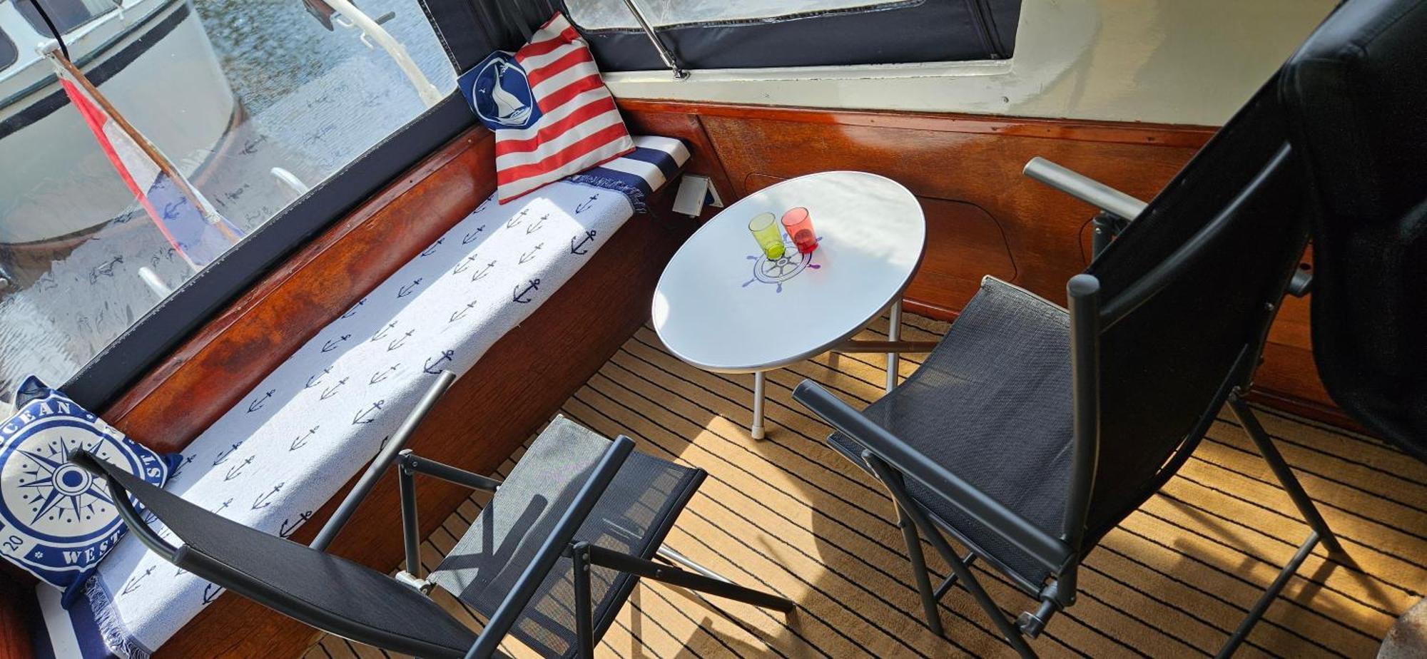 Boat Allemansfreon - Kamperen Op Het Water - Niet Om Mee Te Varen - Read Host Profile-Lees Hostprofiel Jutrijp Eksteriør bilde